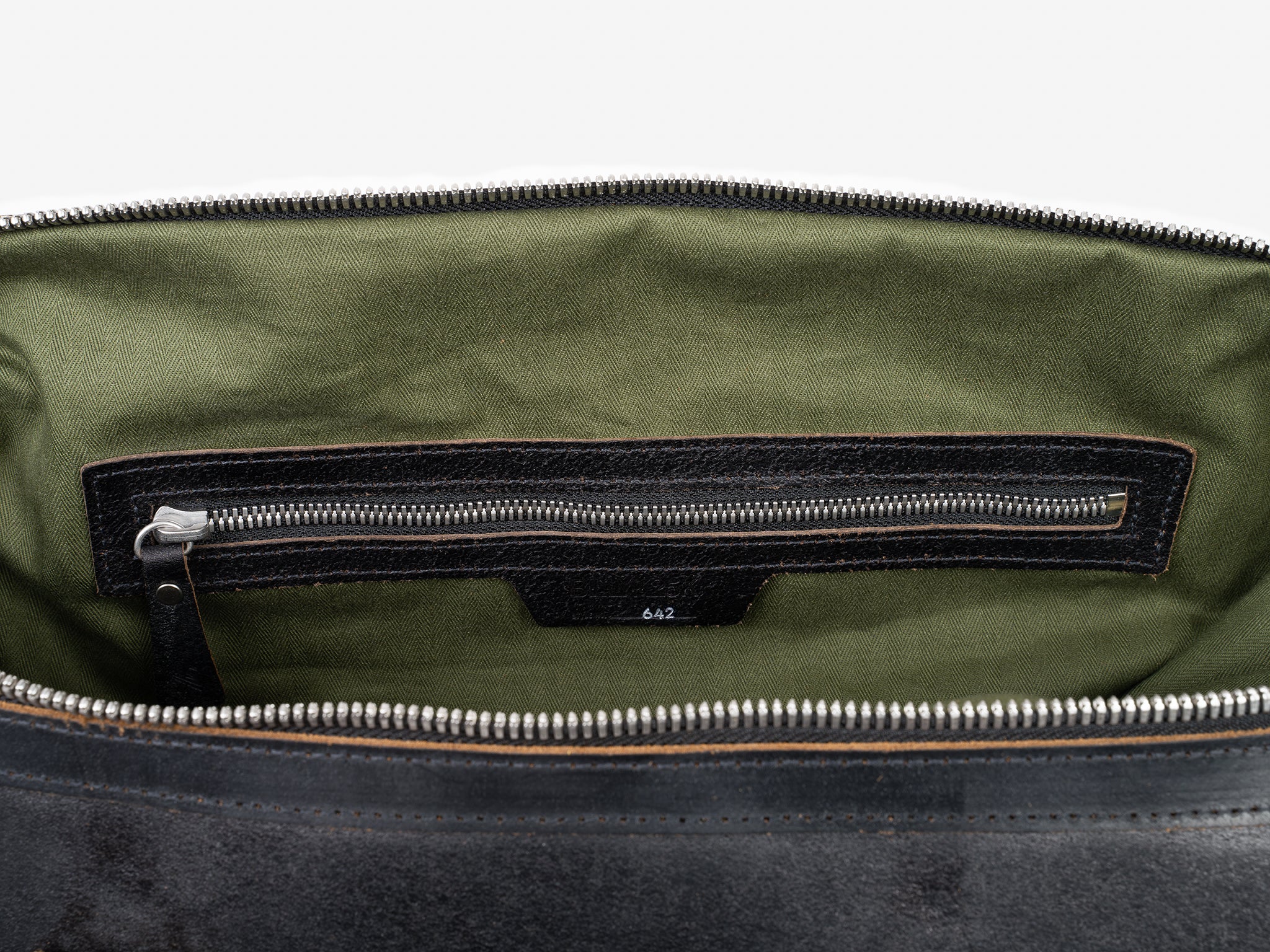 No. 642 Small Carryall, Black Waxed Canvas with Black Waxed Flesh