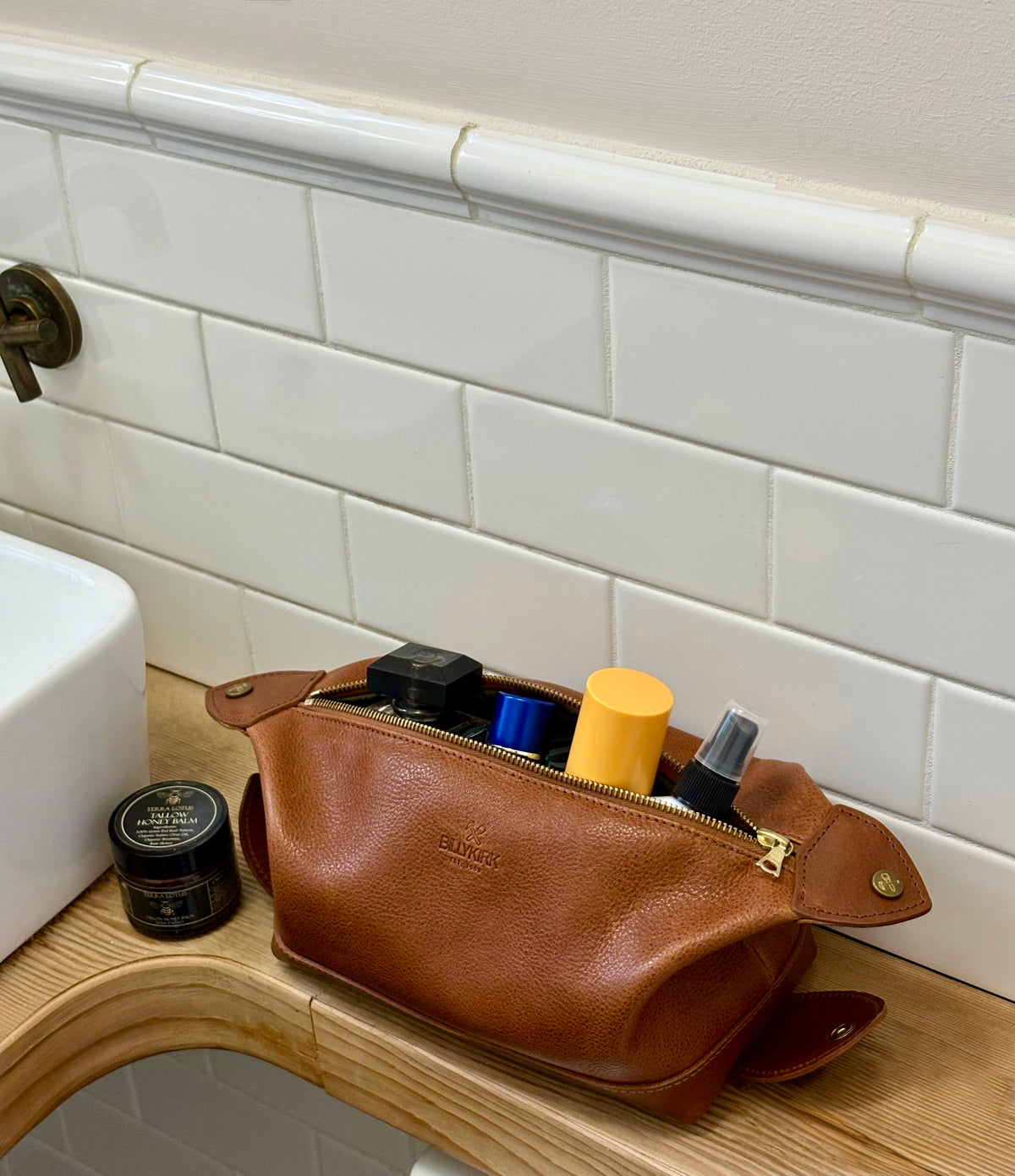 No. 644 Carryall Toiletry Bag, Tan