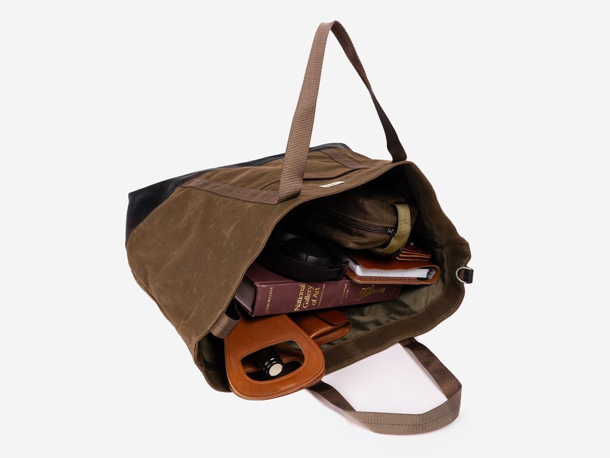 No. 674 Large East West Tote, Brush Brown
